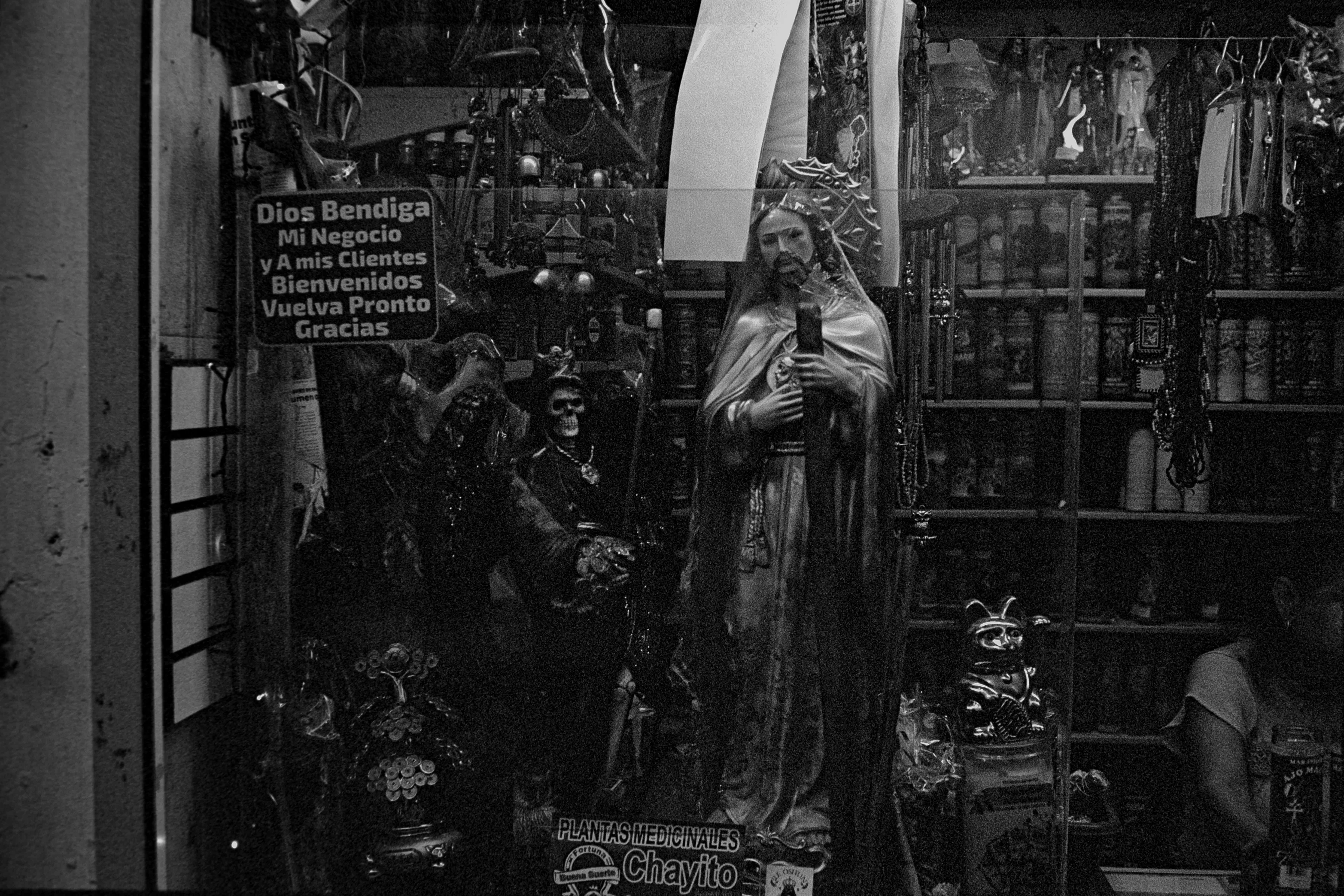 Featured photo: 20230129-MHLab-17-IlfordXP2